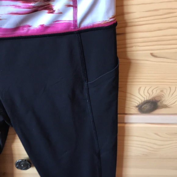 Lululemon Cropped Black Leggings Pink Purple Brushstroke Waistband Size 8 - Picture 3 of 8